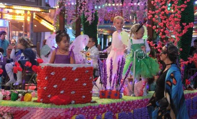 Le Corso de la Lavande à Valréas du 3 au 5 août 2024 : Une Fête Éclatante de Couleurs et de Traditions, Saint-Paul-Trois-Châteaux, La Villa Tria Castella