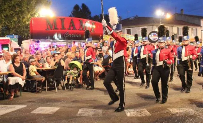 Le Corso de la Lavande à Valréas du 3 au 5 août 2024 : Une Fête Éclatante de Couleurs et de Traditions, Saint-Paul-Trois-Châteaux, La Villa Tria Castella